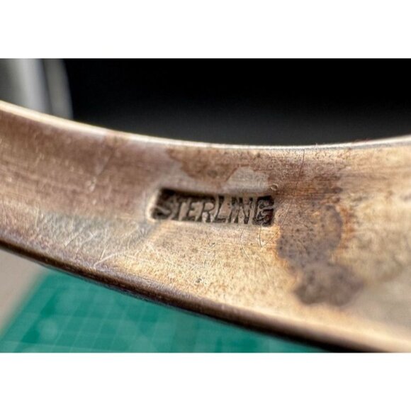 Sterling Silver Floral Micro Maroon Pebble Background - Picture 4 of 4